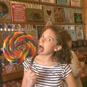 Meet your Posher, Paris